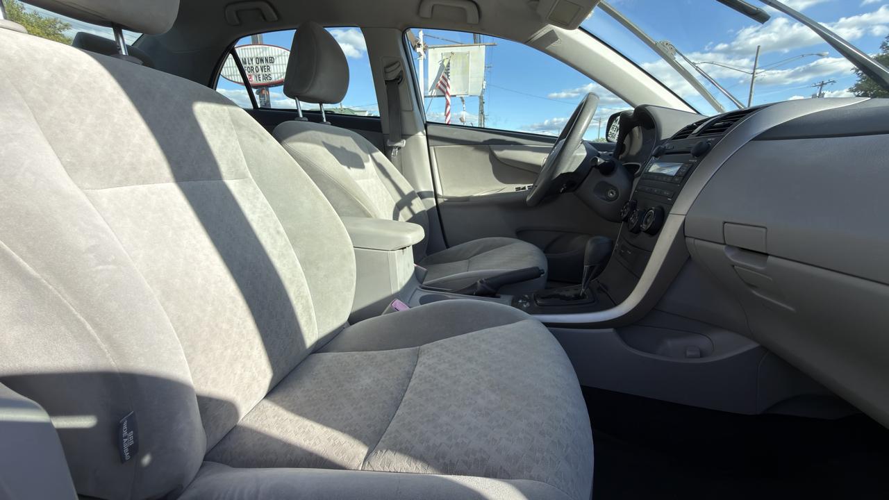 Toyota Corolla 4dr Sdn Auto (Natl) 2009