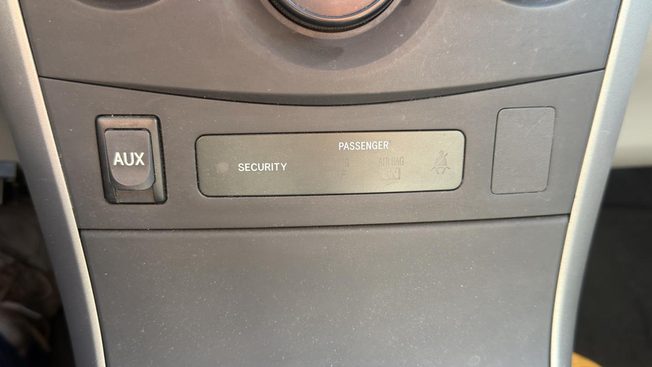 Toyota Corolla 4dr Sdn Auto (Natl) 2009