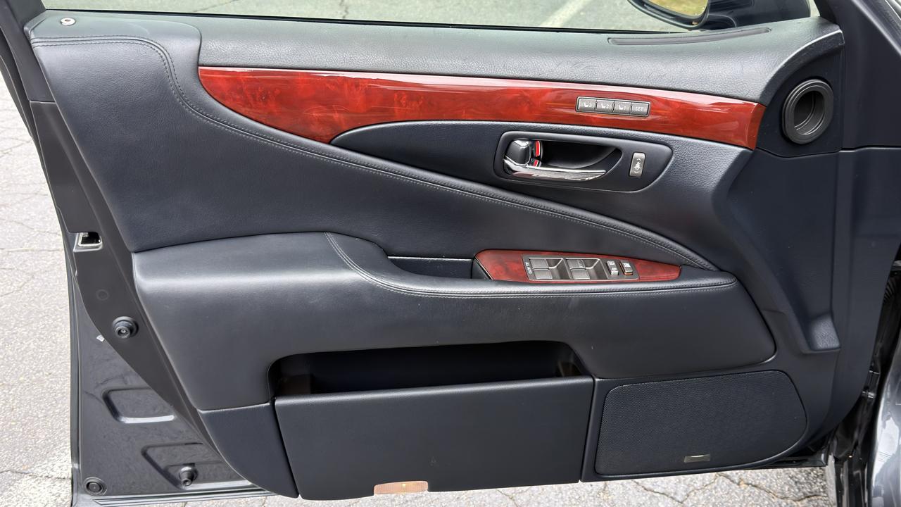 Lexus LS 460 L 4D Sedan 2007