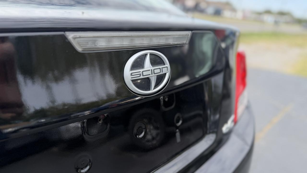 Scion tC 2dr HB Man (Natl) 2012
