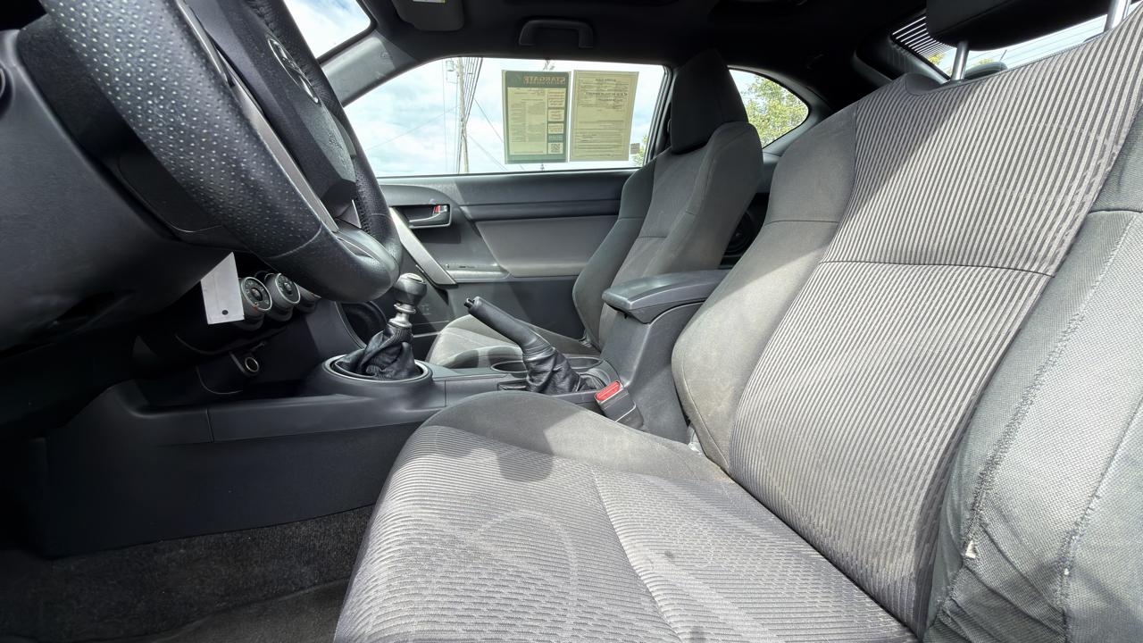 Scion tC 2dr HB Man (Natl) 2012