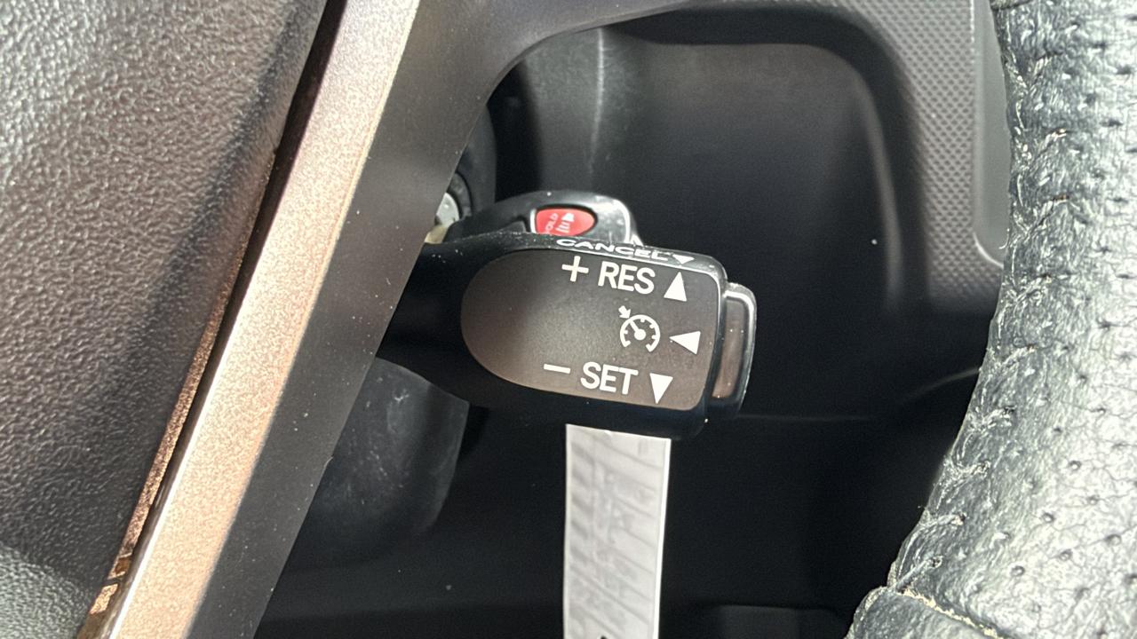 Scion tC 2dr HB Man (Natl) 2012