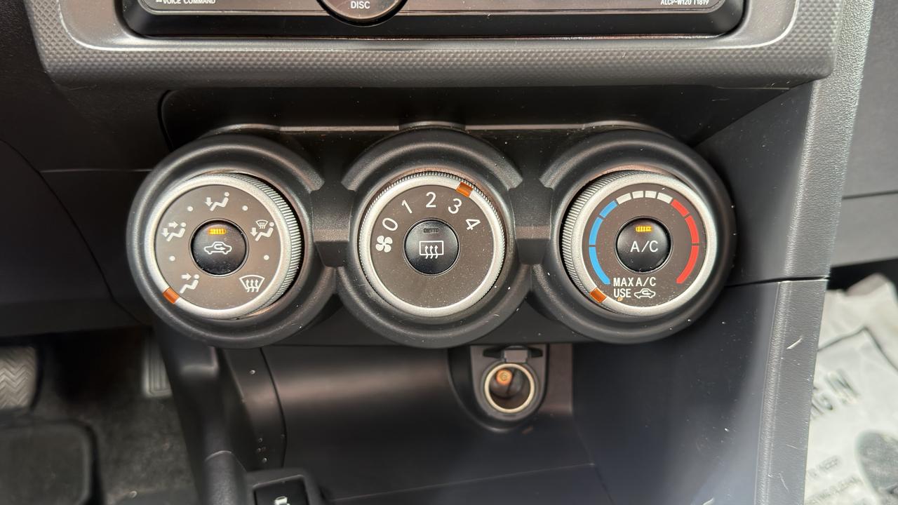 Scion tC 2dr HB Man (Natl) 2012
