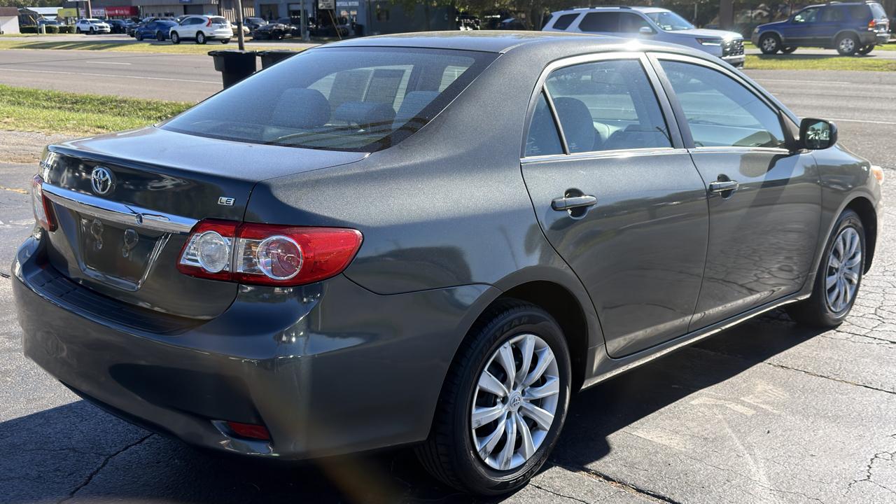 Toyota Corolla 4dr Sdn Auto LE (Natl) 2013