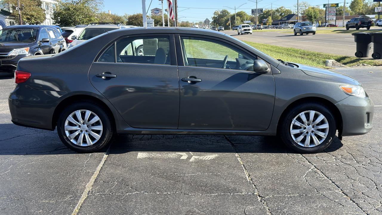 Toyota Corolla 4dr Sdn Auto LE (Natl) 2013