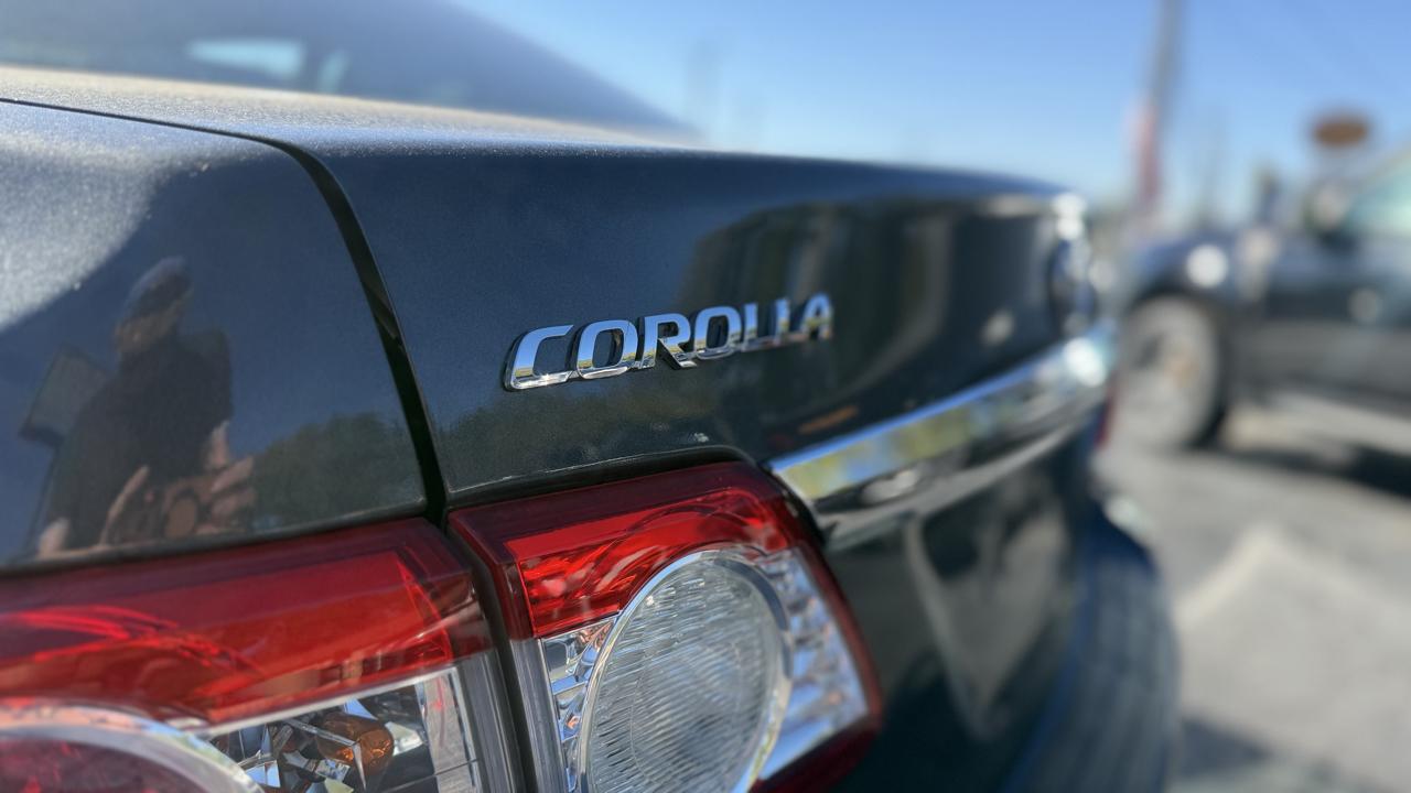 Toyota Corolla 4dr Sdn Auto LE (Natl) 2013