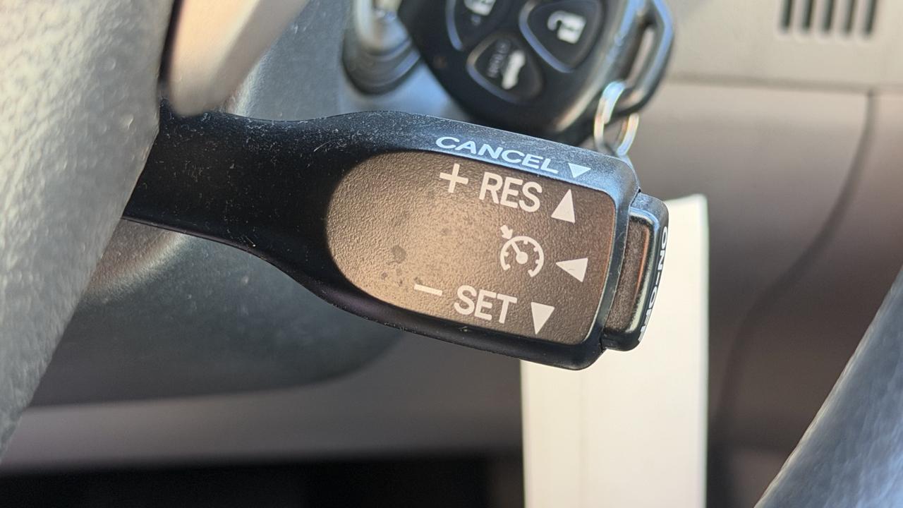 Toyota Corolla 4dr Sdn Auto LE (Natl) 2013