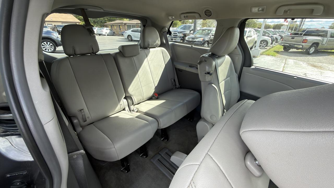 Toyota Sienna 5dr 8-Pass Van XLE Premium FWD (Natl) 2015