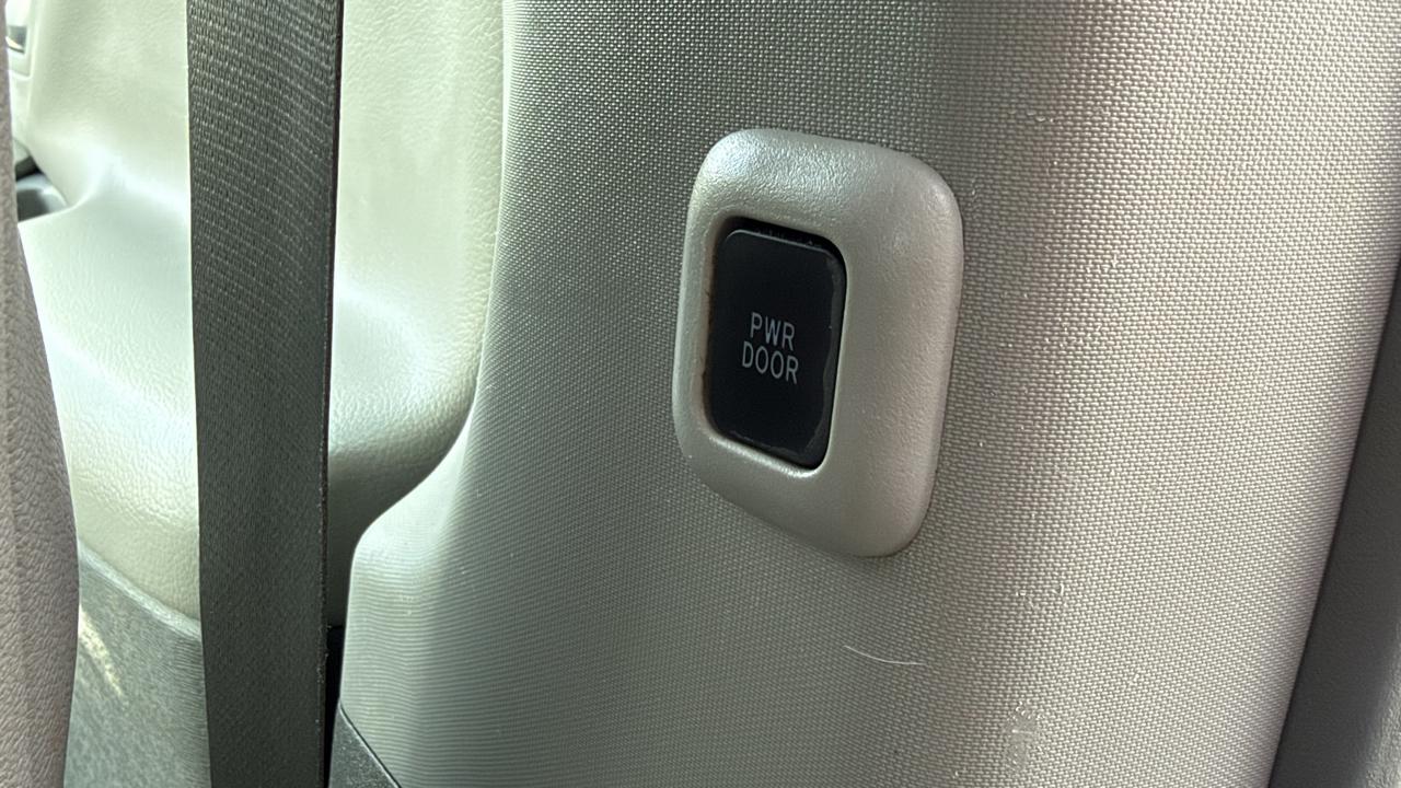 Toyota Sienna 5dr 8-Pass Van XLE Premium FWD (Natl) 2015