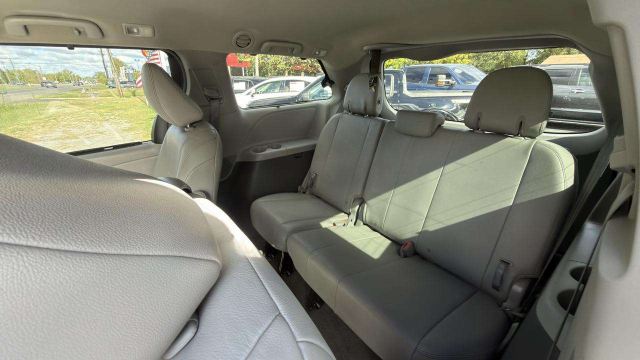 Toyota Sienna 5dr 8-Pass Van XLE Premium FWD (Natl) 2015