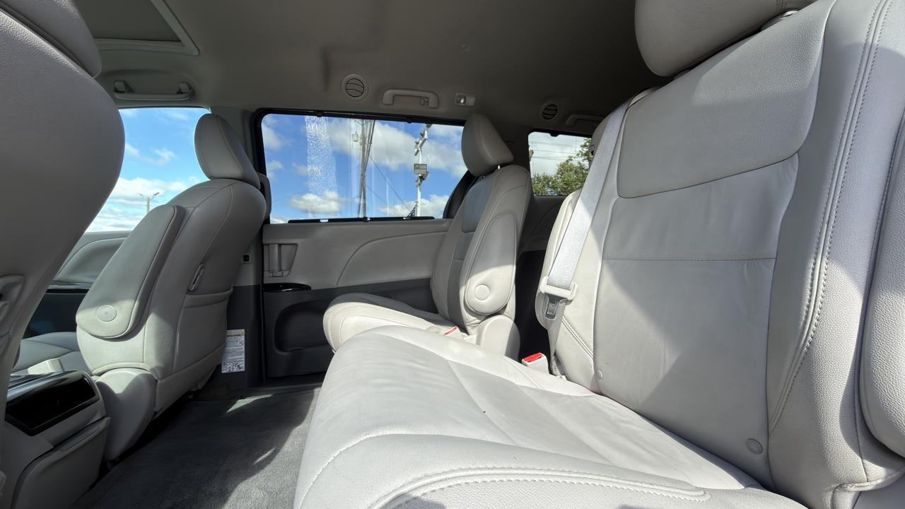 Toyota Sienna 5dr 8-Pass Van XLE Premium FWD (Natl) 2015
