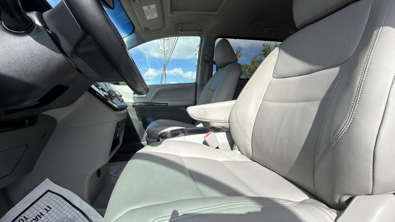 Toyota Sienna 5dr 8-Pass Van XLE Premium FWD (Natl) 2015