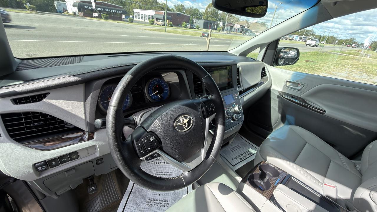 Toyota Sienna 5dr 8-Pass Van XLE Premium FWD (Natl) 2015