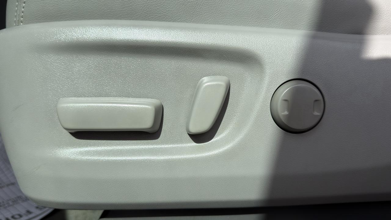 Toyota Sienna 5dr 8-Pass Van XLE Premium FWD (Natl) 2015