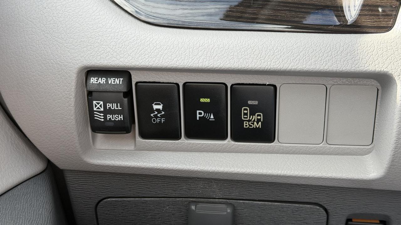 Toyota Sienna 5dr 8-Pass Van XLE Premium FWD (Natl) 2015