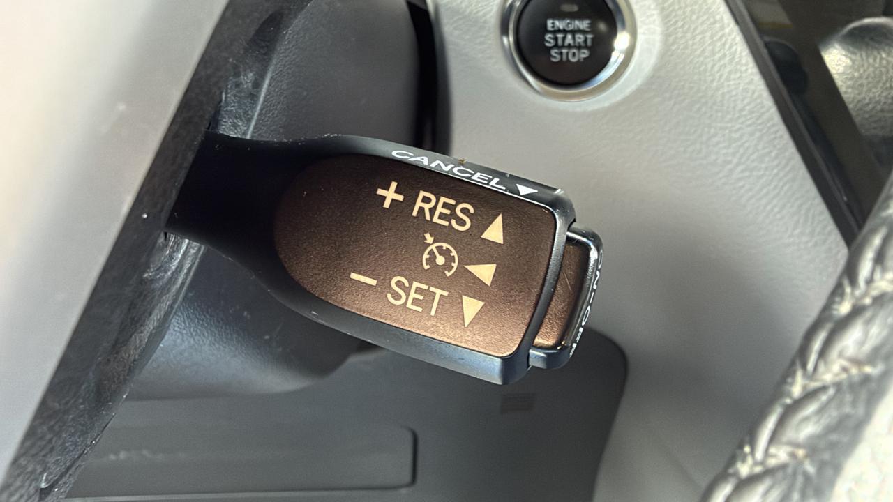 Toyota Sienna 5dr 8-Pass Van XLE Premium FWD (Natl) 2015