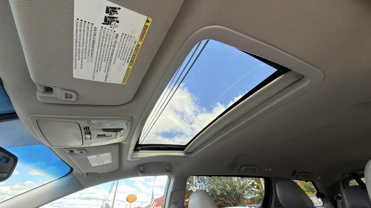 Toyota Sienna 5dr 8-Pass Van XLE Premium FWD (Natl) 2015