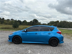 2018 Toyota Corolla iM  2018 Toyota Corolla iM