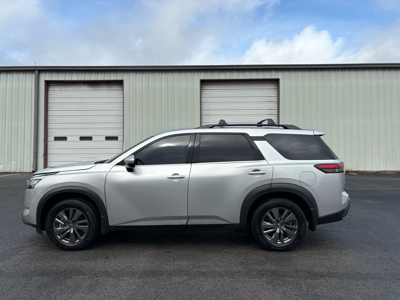 Nissan Pathfinder SV 2WD 2023 Nissan Pathfinder SV 2WD 2023