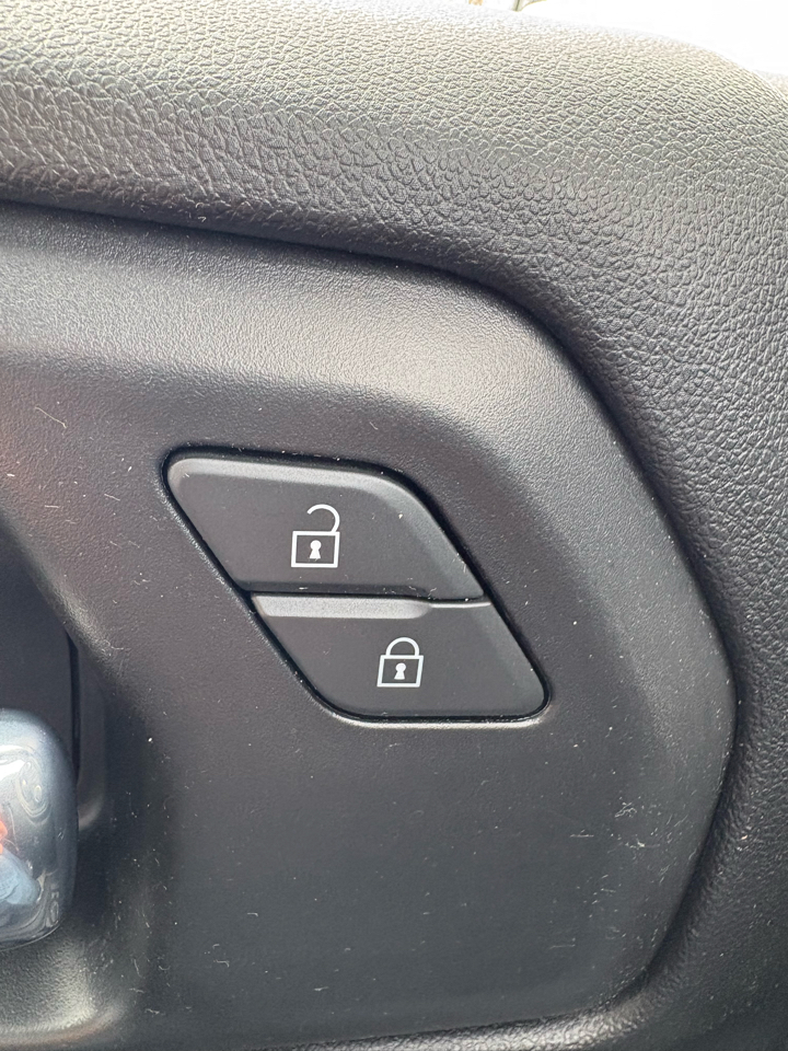 Chevrolet Silverado 1500 4WD Crew Cab 147" Custom 2020 Chevrolet Silverado 1500 4WD Crew Cab 147" Custom 2020