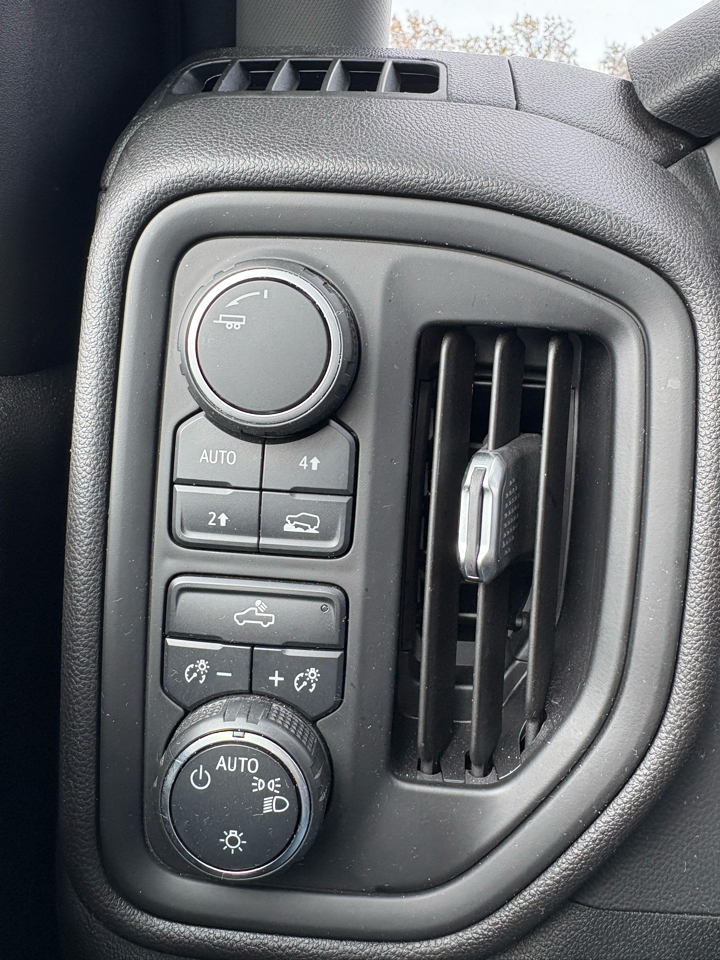 Chevrolet Silverado 1500 4WD Crew Cab 147" Custom 2020 Chevrolet Silverado 1500 4WD Crew Cab 147" Custom 2020