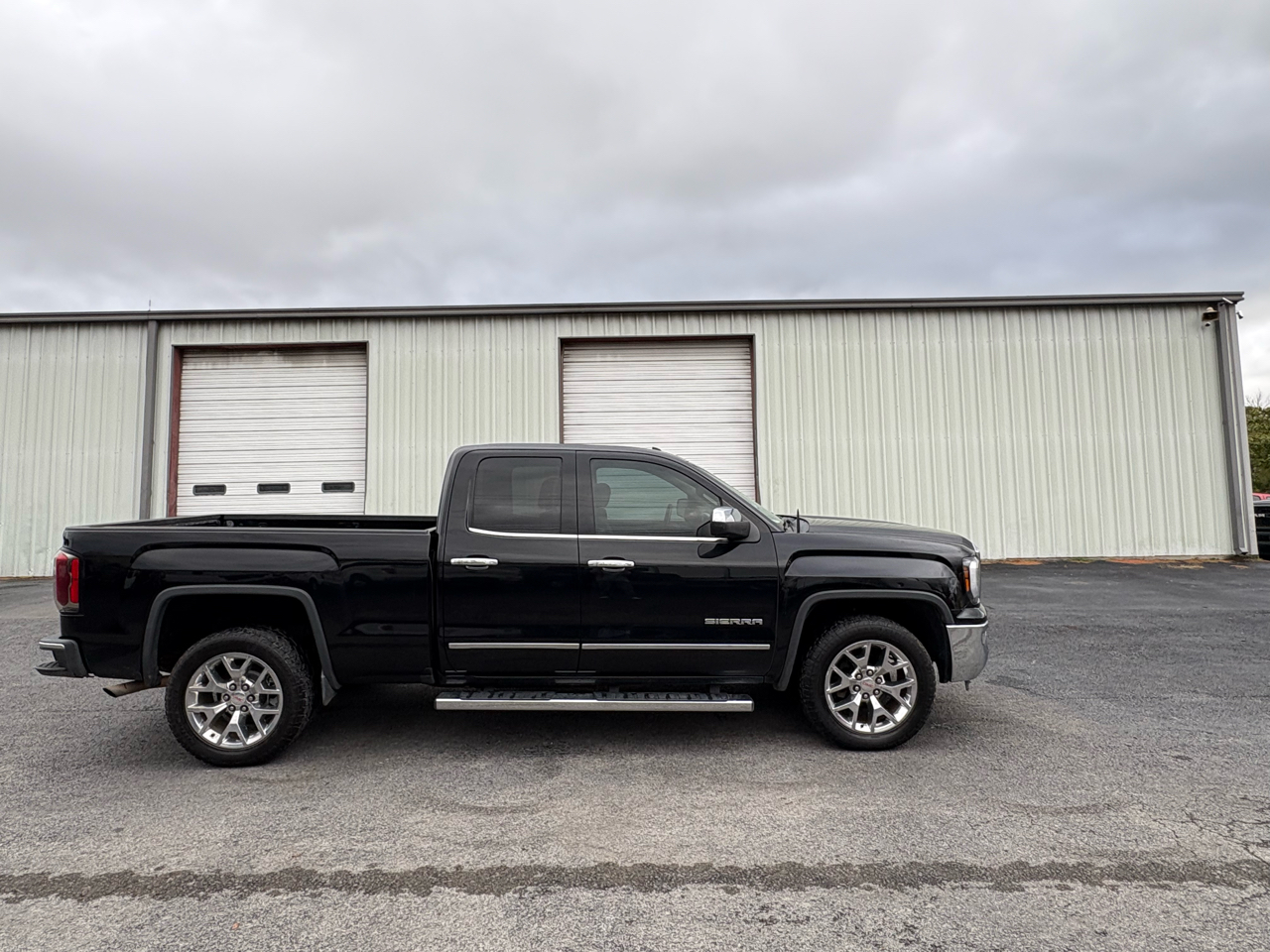 GMC Sierra 1500 4WD Double Cab 143.5" SLT 2016 GMC Sierra 1500 4WD Double Cab 143.5" SLT 2016