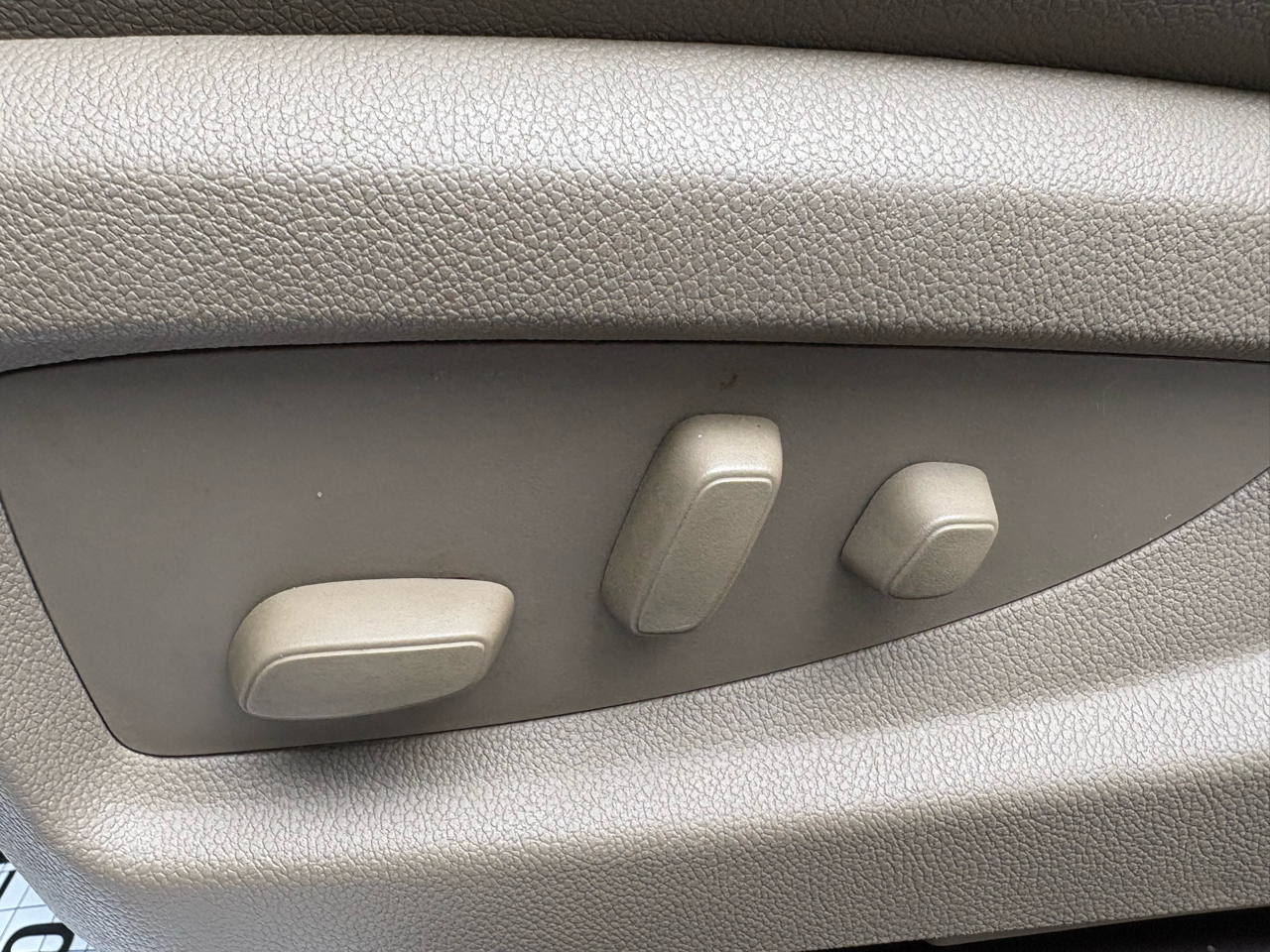 GMC Sierra 1500 4WD Double Cab 143.5" SLT 2016 GMC Sierra 1500 4WD Double Cab 143.5" SLT 2016