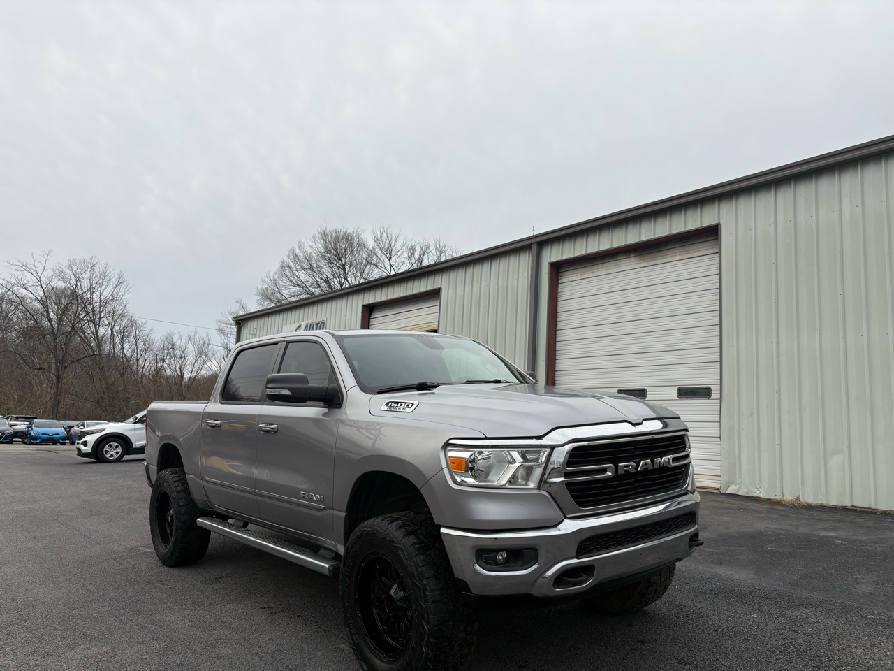 RAM 1500 Big Horn 4x4 Crew Cab 5'7" Box 2020