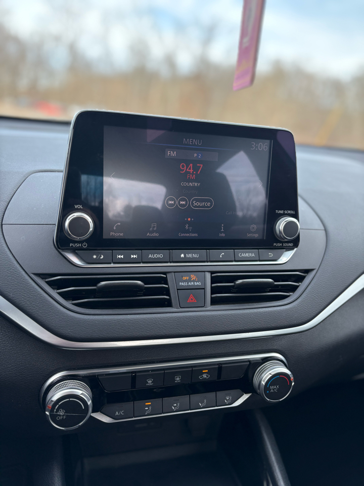 Nissan Altima 2.5 SV Sedan 2021