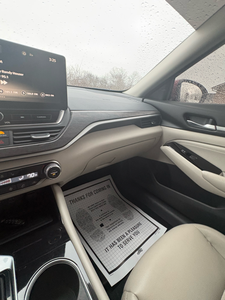 Nissan Altima 2.5 SL Sedan 2023