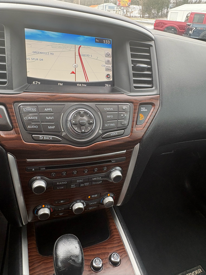 Nissan Pathfinder FWD Platinum 2017