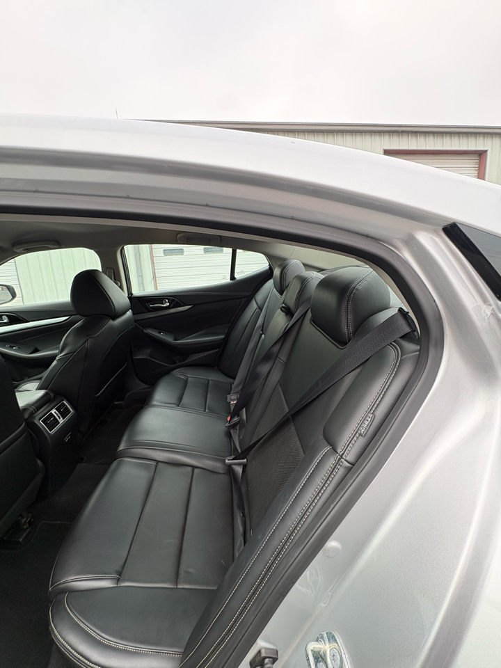 Nissan Maxima SV CVT 2022