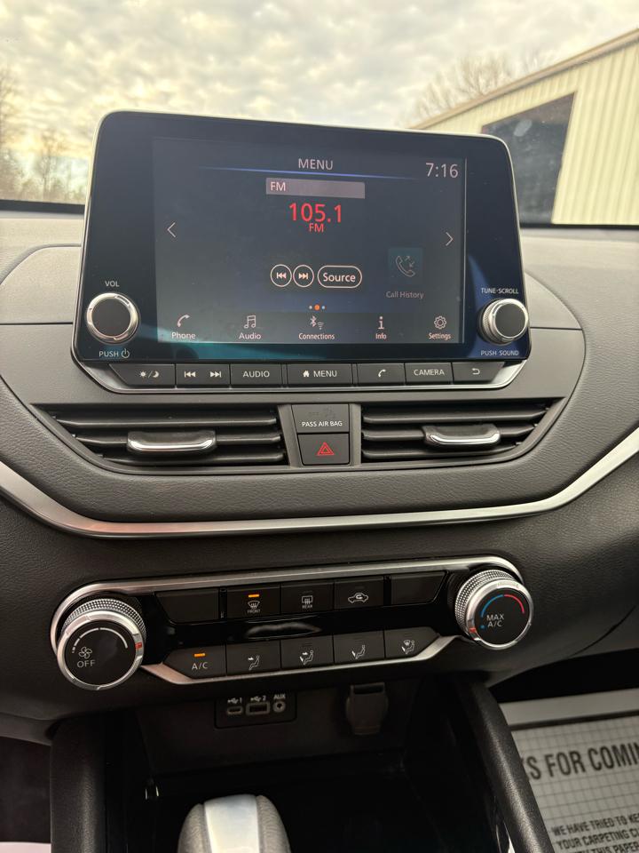 Nissan Altima 2.5 SV Sedan 2021