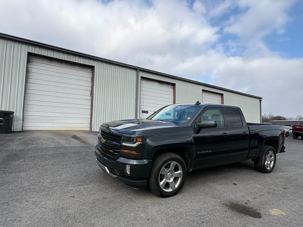 Chevrolet Silverado 1500 4WD Double Cab 143.5" LT w/2LT 2017