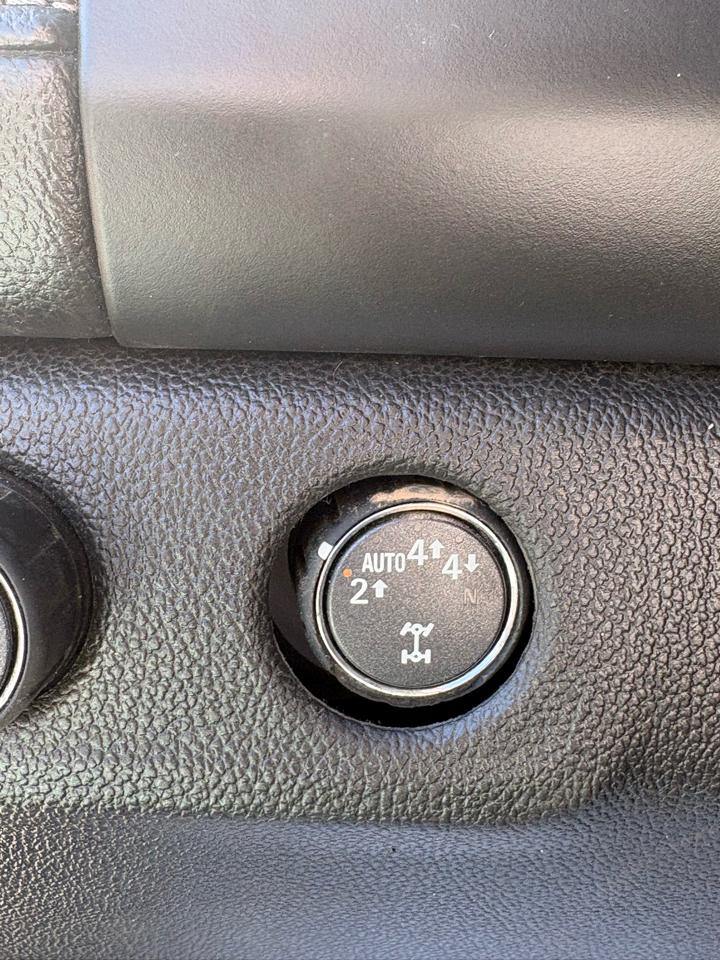 GMC Canyon 4WD Crew Cab 128.3" SLE 2015