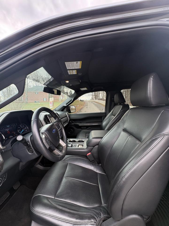 Ford Expedition XLT 2021