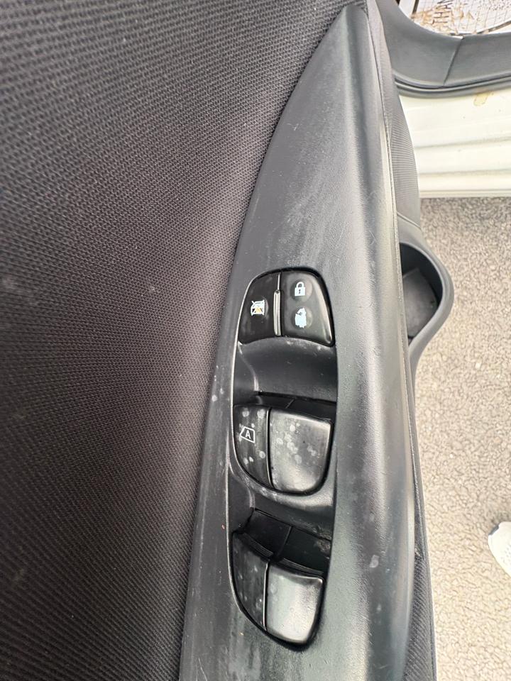 Nissan Sentra 4dr Sdn I4 CVT S 2014