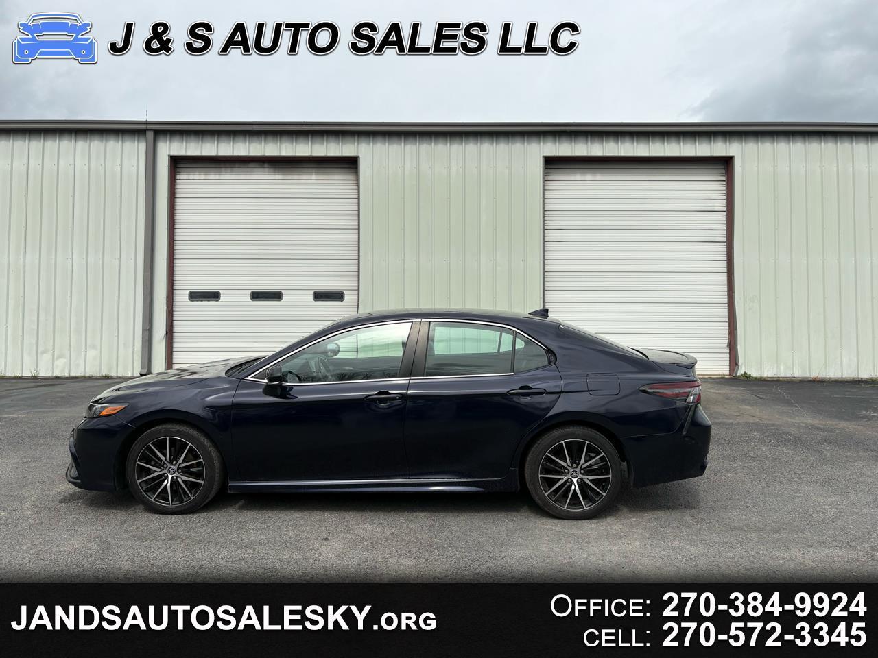 Toyota Camry SE Auto (Natl) 2022