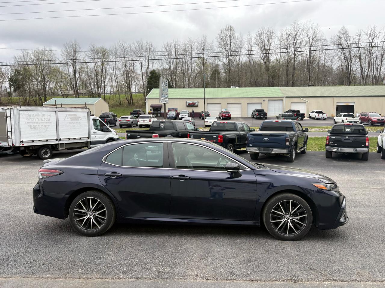Toyota Camry SE Auto (Natl) 2022