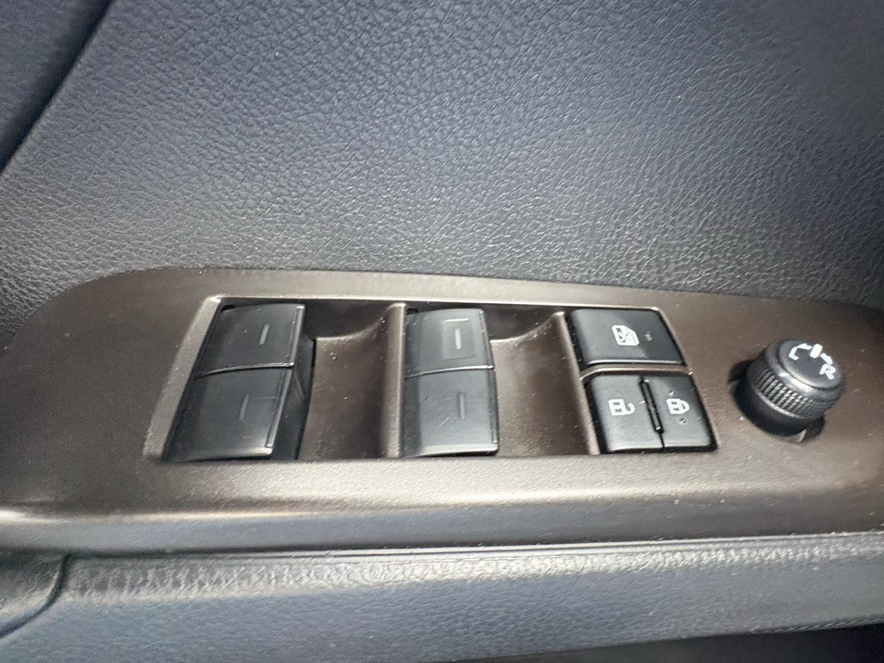 Toyota Camry SE Auto (Natl) 2022