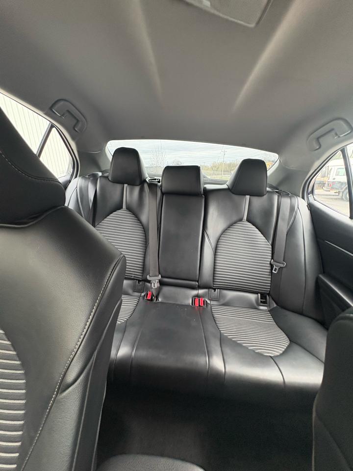 Toyota Camry SE Auto (Natl) 2022