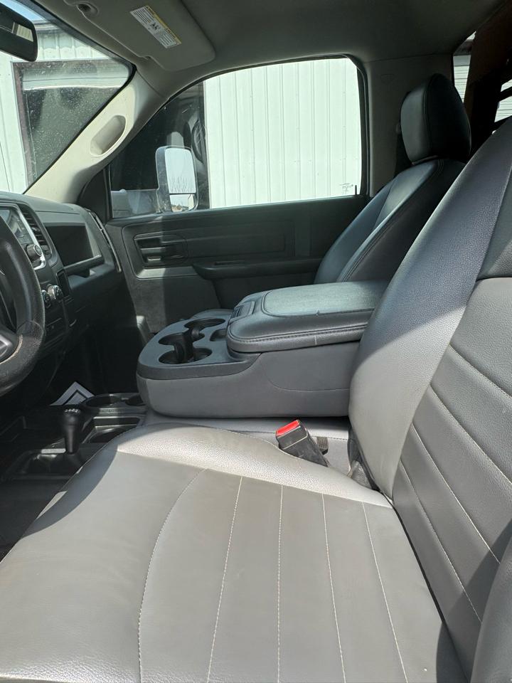 RAM 3500 Tradesman 4x4 Reg Cab 8' Box 2018