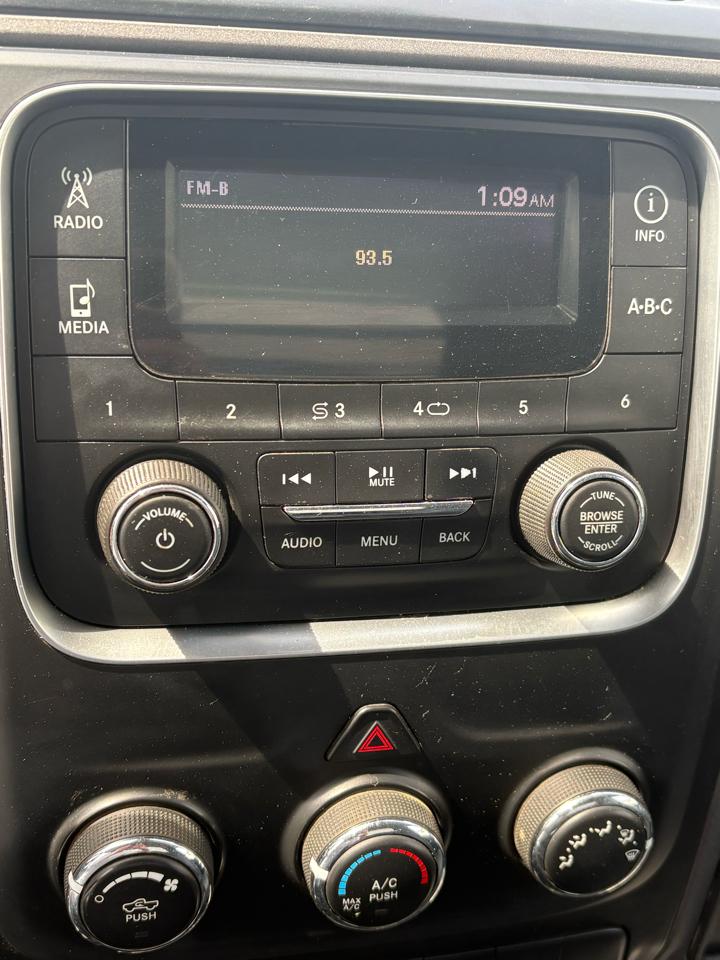 RAM 3500 Tradesman 4x4 Reg Cab 8' Box 2018