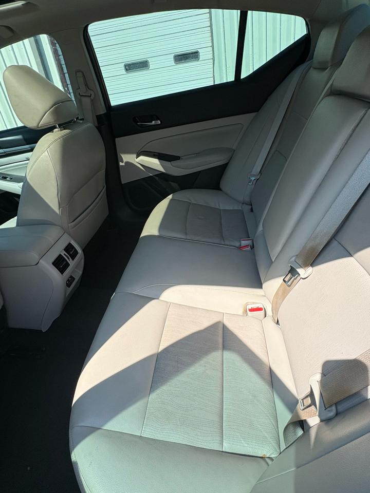 Nissan Altima 2.5 Platinum Sedan 2019