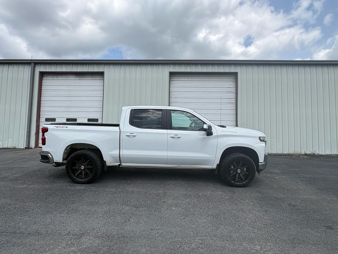 Chevrolet Silverado 1500 4WD Crew Cab 147" LT 2020