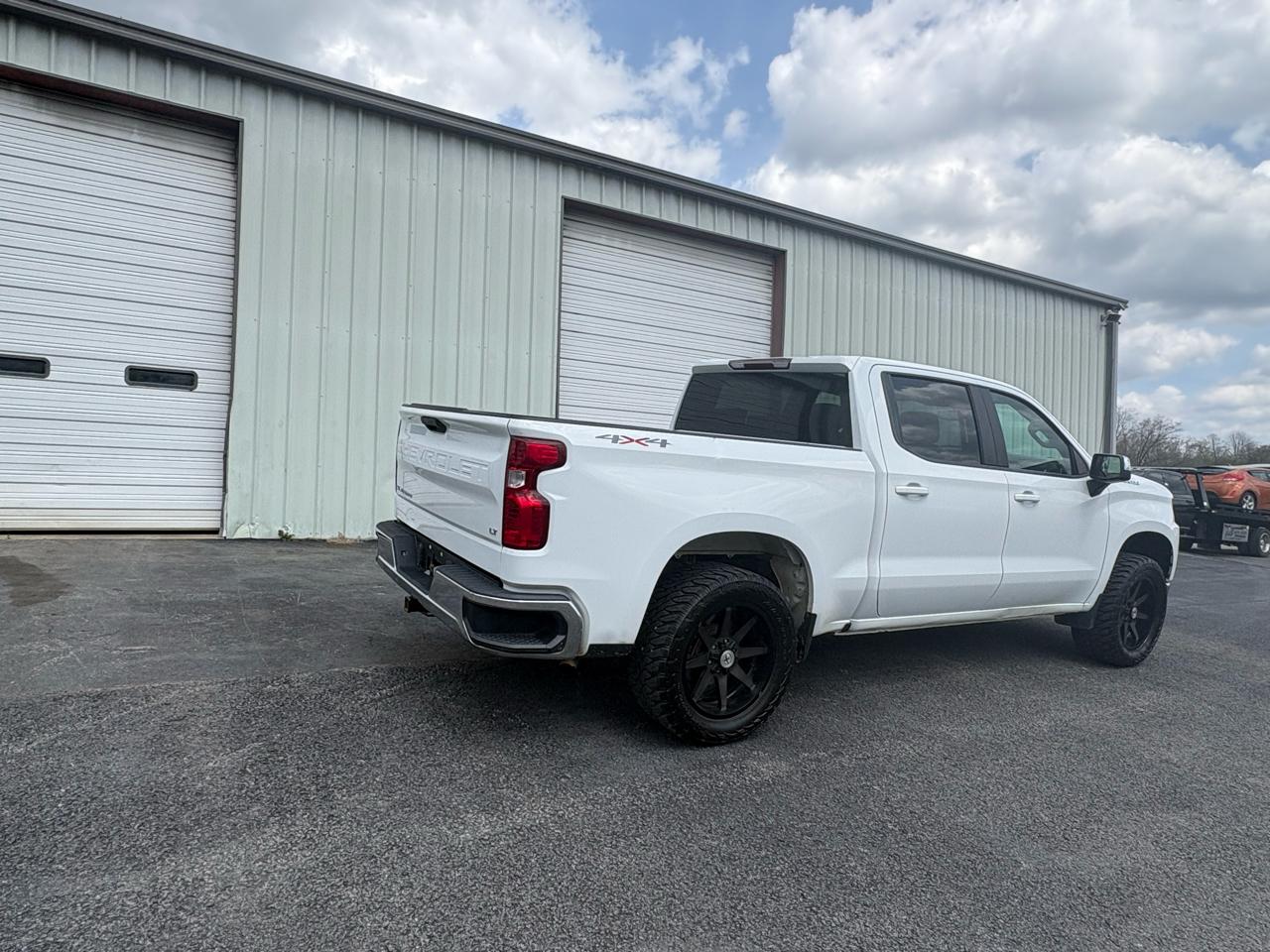 Chevrolet Silverado 1500 4WD Crew Cab 147" LT 2020