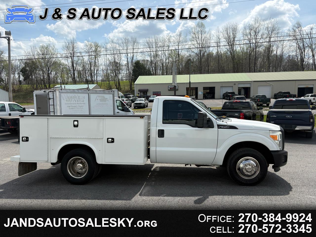 Ford Super Duty F-350 DRW 2WD Reg Cab 165" WB 84" CA XLT 2015