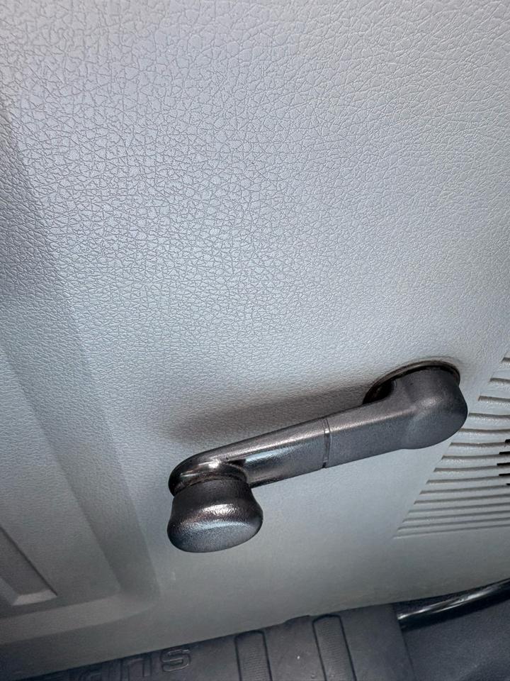 Ford Super Duty F-350 DRW 2WD Reg Cab 165" WB 84" CA XLT 2015