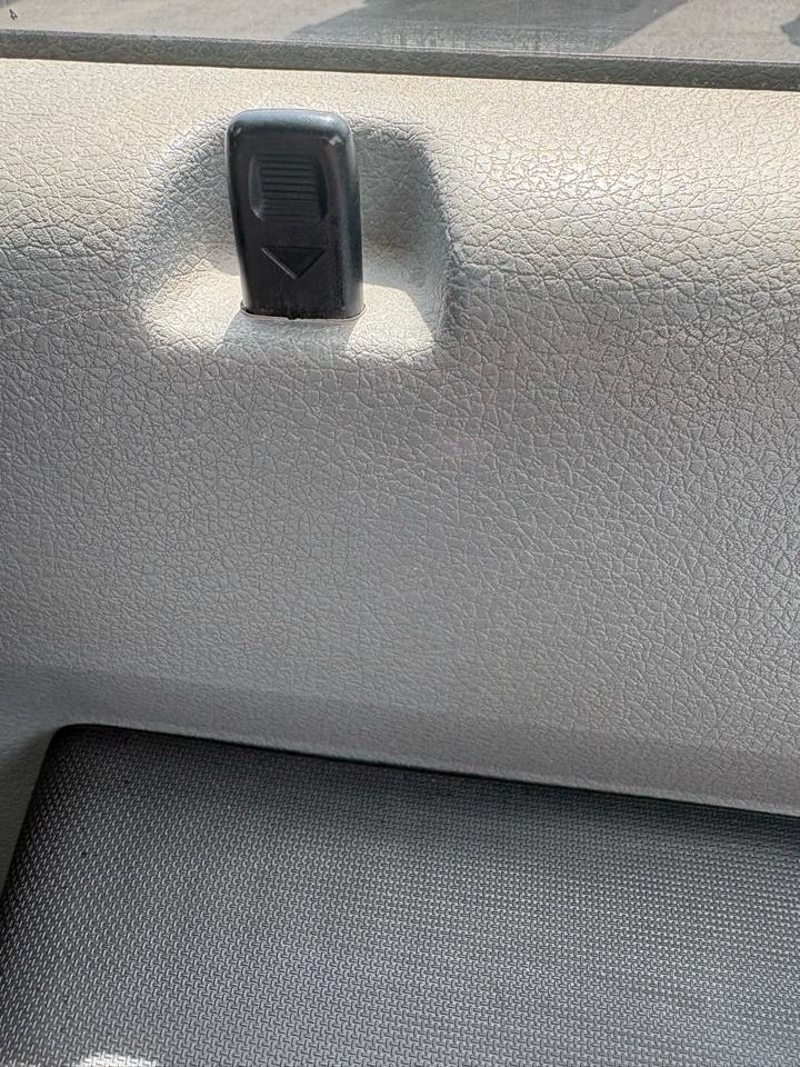 Ford Super Duty F-350 DRW 2WD Reg Cab 165" WB 84" CA XLT 2015