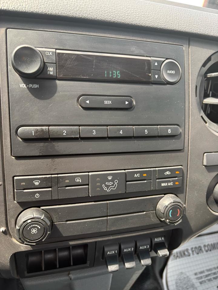 Ford Super Duty F-350 DRW 2WD Reg Cab 165" WB 84" CA XLT 2015